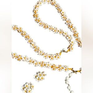 Vintage Long Plastic Daisy Necklace With Matching Clip On Earrings